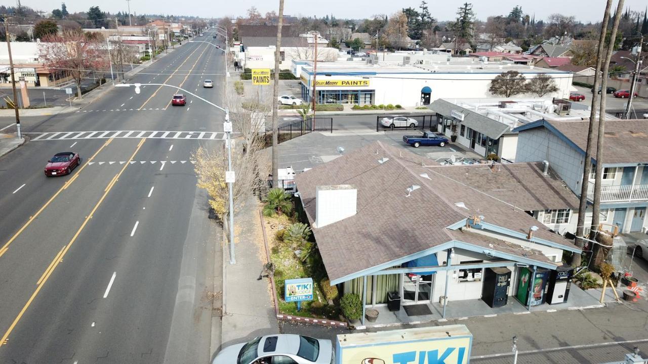 Tiki Lodge Mchenry - Downtown Modesto Bagian luar foto